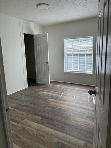 872 S Dogwood Drive, Berea, KY 40403