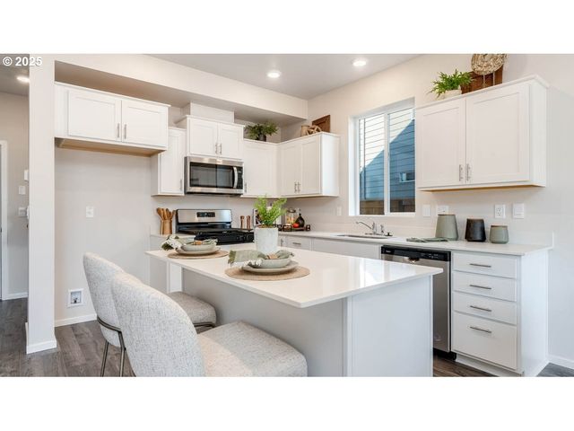 2937 U St, Springfield, OR 97477