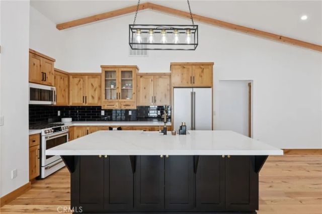 441 Wagon Wheel, Big Bear City, CA 92314