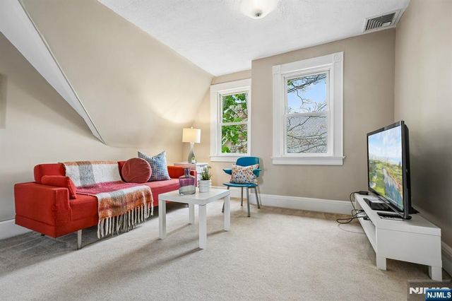 378 Park Street, Montclair, NJ 07043