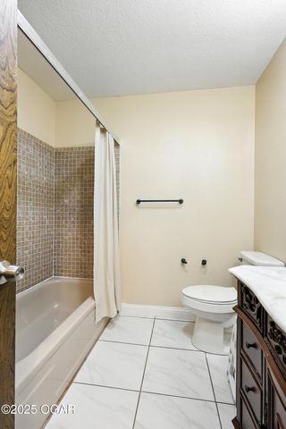 1901 Laura Lane, Joplin, MO 64801
