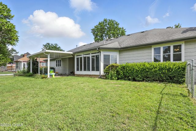 1901 Laura Lane, Joplin, MO 64801