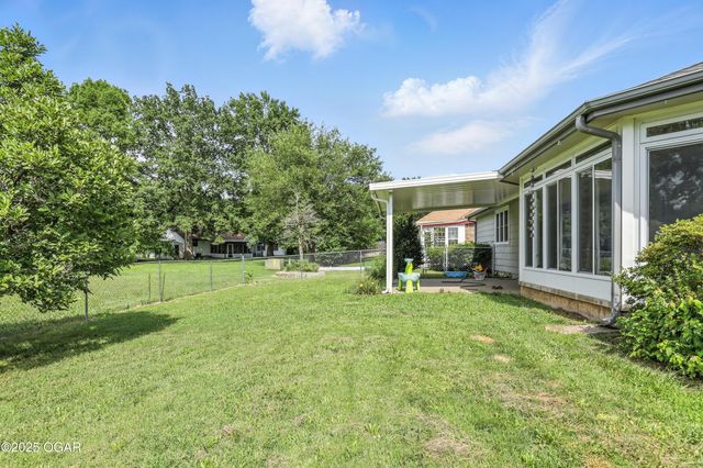 1901 Laura Lane, Joplin, MO 64801