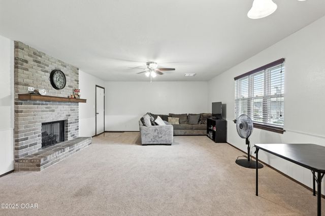 1901 Laura Lane, Joplin, MO 64801