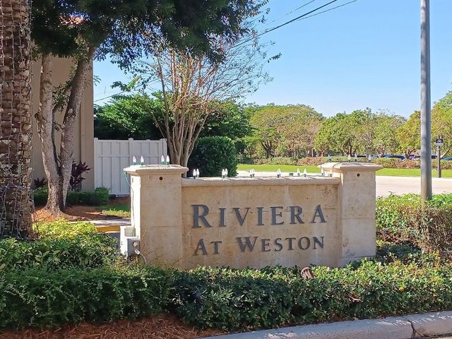 150 Riviera Circle, Weston, FL 33326