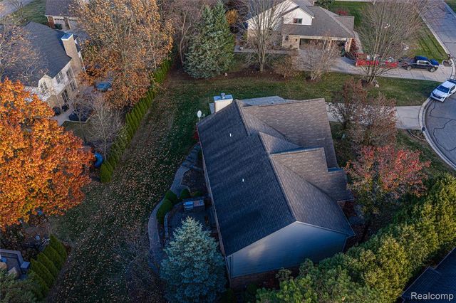 3904 Kaeleaf Road, Lake Orion, MI 48360
