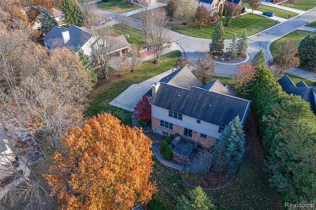 3904 Kaeleaf Road, Lake Orion, MI 48360