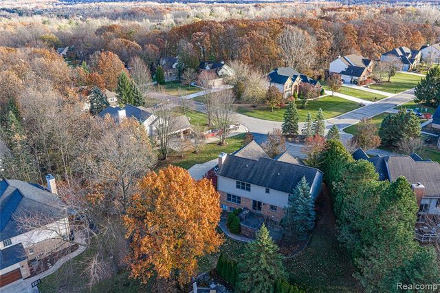 3904 Kaeleaf Road, Lake Orion, MI 48360