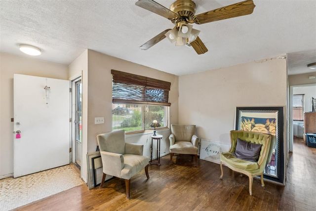 2109 Henderson Drive, Edmond, OK 73013