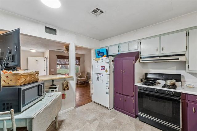 2109 Henderson Drive, Edmond, OK 73013