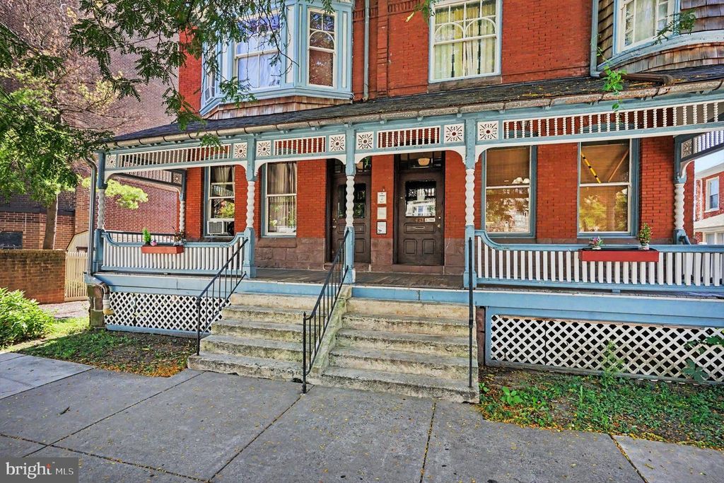 438 E HIGH ST, POTTSTOWN, PA 19464 — photo 3