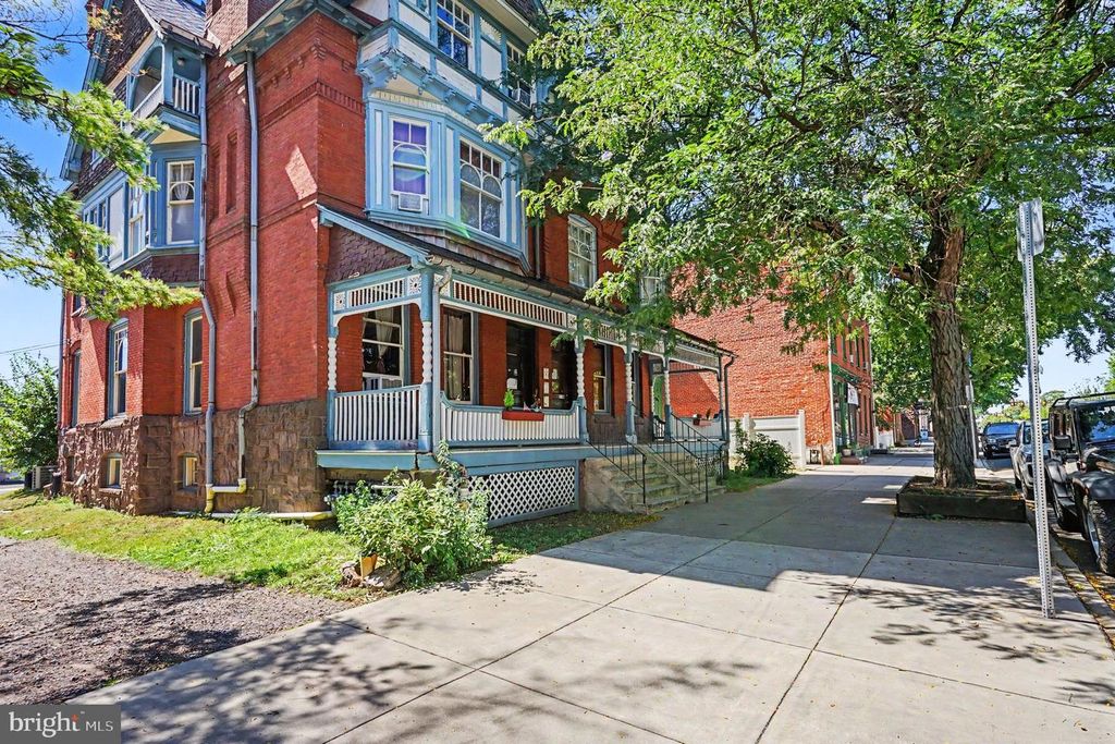 438 E HIGH ST, POTTSTOWN, PA 19464 — photo 4