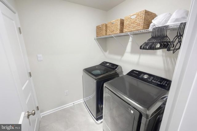 33 ENEFACE CRST, Hanover, PA 17331