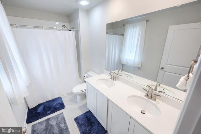33 ENEFACE CRST, Hanover, PA 17331