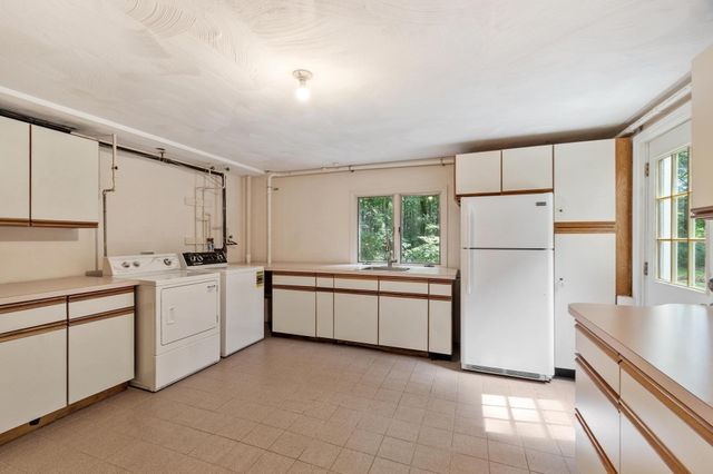 10 Zeus Drive, Chelmsford, MA 01824