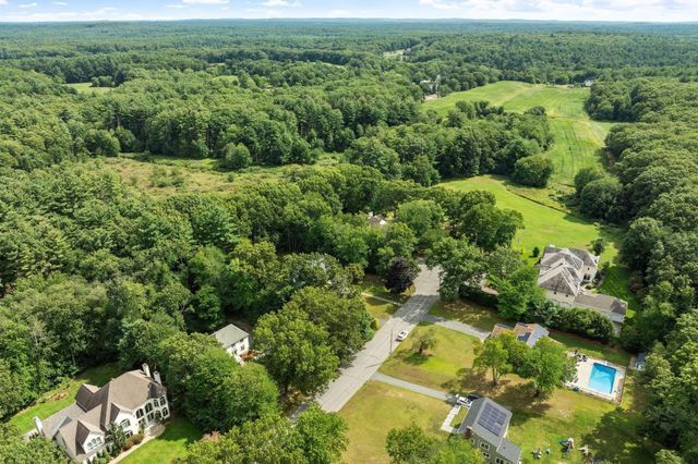 10 Zeus Drive, Chelmsford, MA 01824