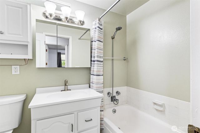 35803 13th Avenue SW, Federal Way, WA 98023