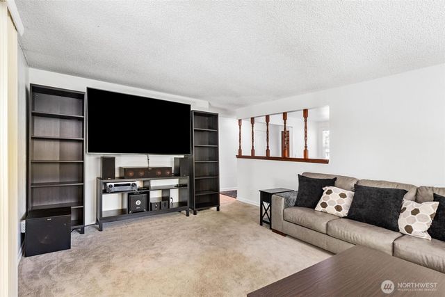 35803 13th Avenue SW, Federal Way, WA 98023