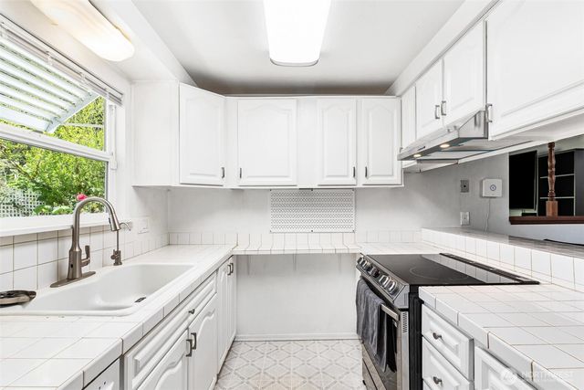 35803 13th Avenue SW, Federal Way, WA 98023