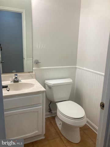 1411 FALLSWOOD DR, Rockville, MD 20854