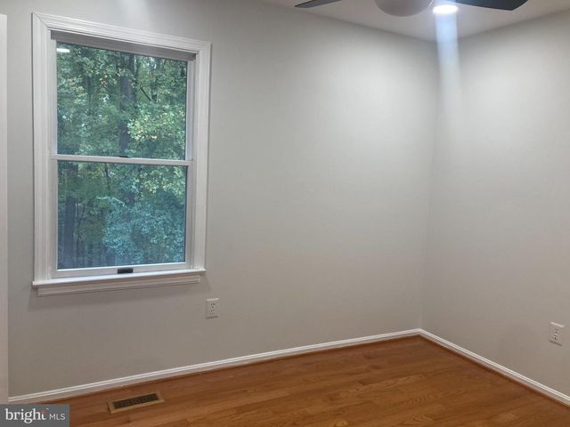 1411 FALLSWOOD DR, Rockville, MD 20854