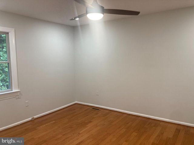 1411 FALLSWOOD DR, Rockville, MD 20854