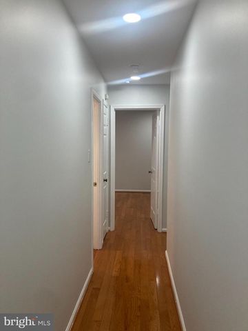 1411 FALLSWOOD DR, Rockville, MD 20854