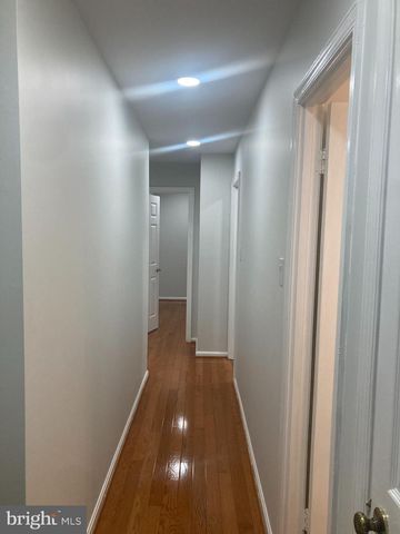 1411 FALLSWOOD DR, Rockville, MD 20854