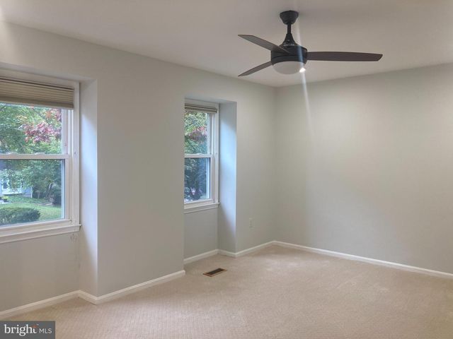 1411 FALLSWOOD DR, Rockville, MD 20854