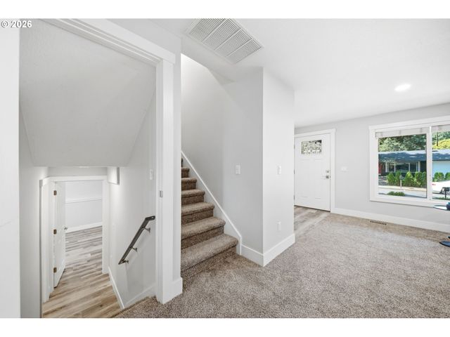 712 Ne 195TH Ave, Portland, OR 97230