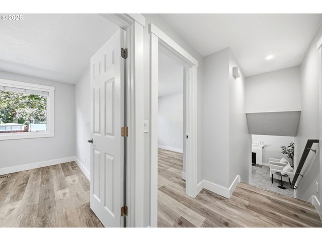 712 Ne 195TH Ave, Portland, OR 97230