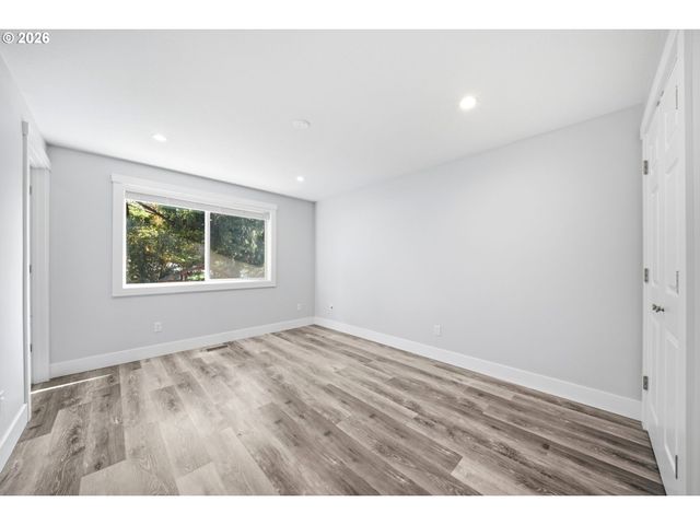 712 Ne 195TH Ave, Portland, OR 97230