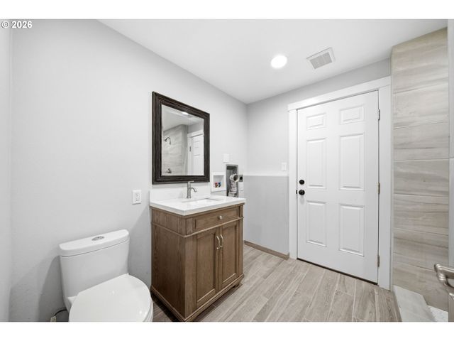 712 Ne 195TH Ave, Portland, OR 97230