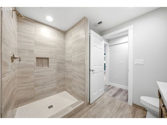 712 Ne 195TH Ave, Portland, OR 97230