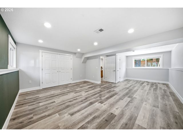712 Ne 195TH Ave, Portland, OR 97230