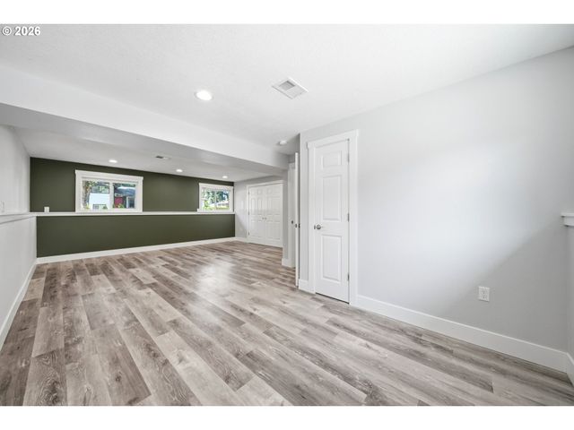 712 Ne 195TH Ave, Portland, OR 97230