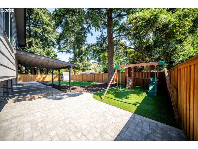 712 Ne 195TH Ave, Portland, OR 97230
