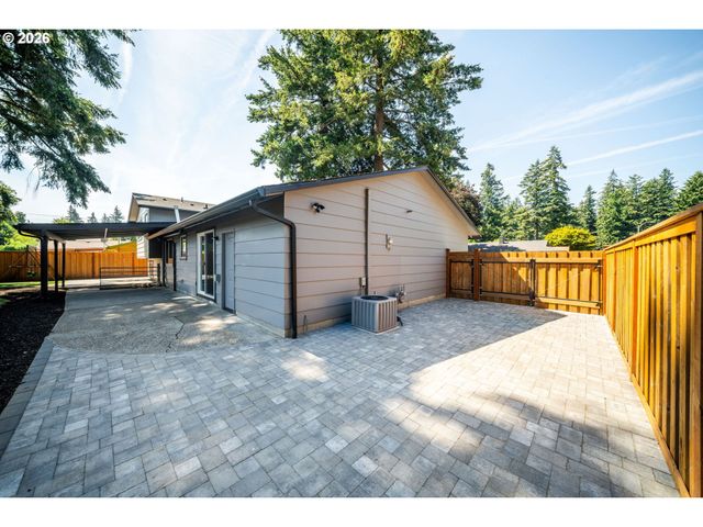 712 Ne 195TH Ave, Portland, OR 97230