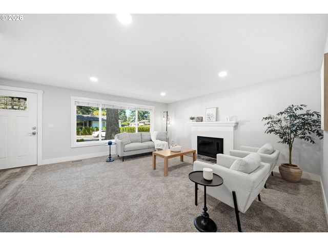 712 Ne 195TH Ave, Portland, OR 97230