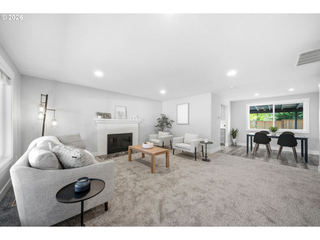712 Ne 195TH Ave, Portland, OR 97230