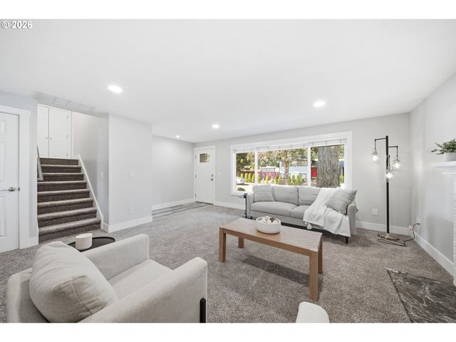 712 Ne 195TH Ave, Portland, OR 97230