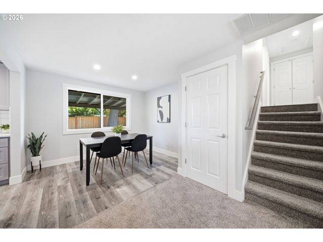 712 Ne 195TH Ave, Portland, OR 97230