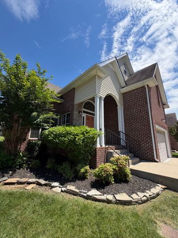 266 Turnberry Cir, Clarksville, TN 37043