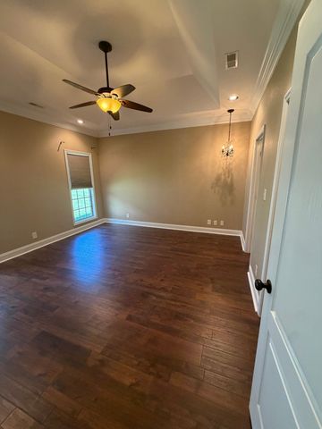 266 Turnberry Cir, Clarksville, TN 37043
