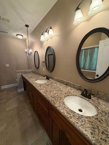 266 Turnberry Cir, Clarksville, TN 37043