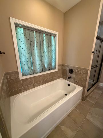 266 Turnberry Cir, Clarksville, TN 37043