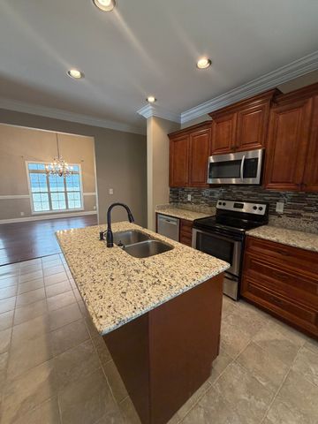 266 Turnberry Cir, Clarksville, TN 37043