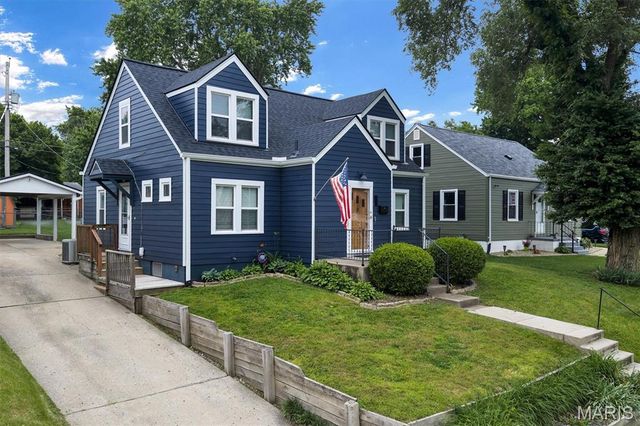 1123 Pike Street, St Charles, MO 63301