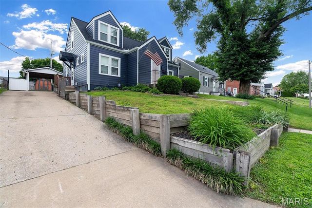 1123 Pike Street, St Charles, MO 63301