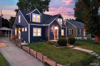 1123 Pike Street, St Charles, MO 63301